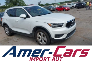 2022 VOLVO XC40 T4 MOMENTUM